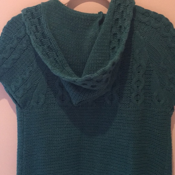 Beautiful embroidered cardigan - Picture 7 of 8